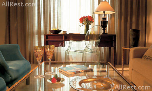 Athens Imperial 10